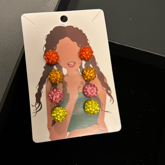 Great Deal Gorgeous Earrings 4 pairs set - Picture 1 of 2